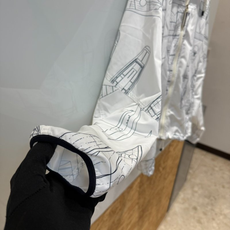 【美收精品】LV 白藍防風外套 2-729-5