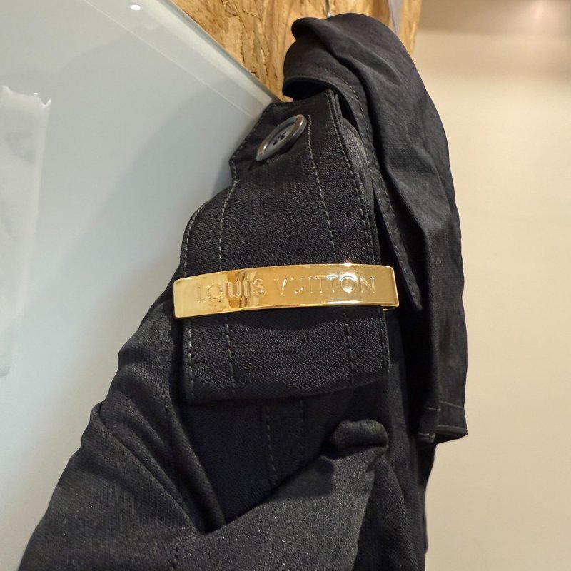 【美收精品】LV 黑色外套 2-718-6