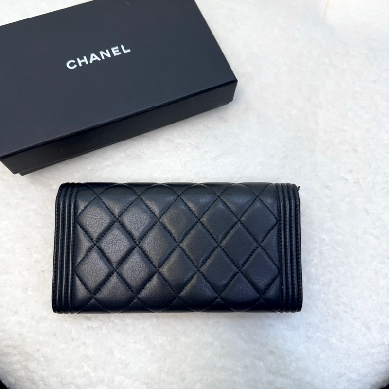 Chanel香奈兒黑金羊皮Boy菱格紋下蓋長夾12卡長夾A80286-1