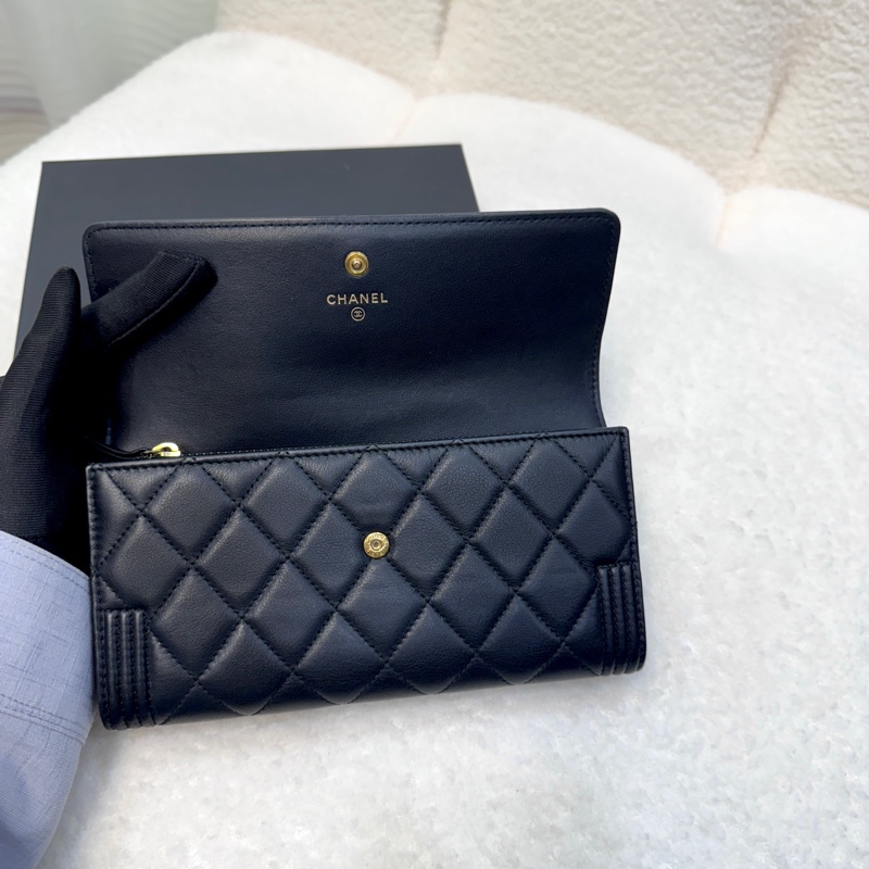 Chanel香奈兒黑金羊皮Boy菱格紋下蓋長夾12卡長夾A80286-4