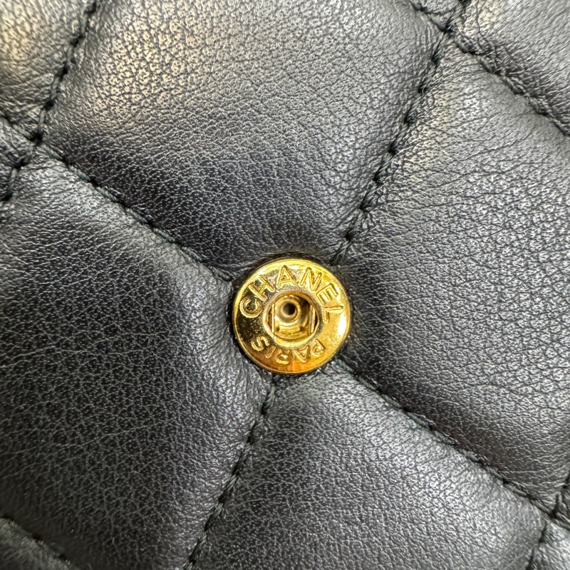 Chanel香奈兒黑金羊皮Boy菱格紋下蓋長夾12卡長夾A80286-10