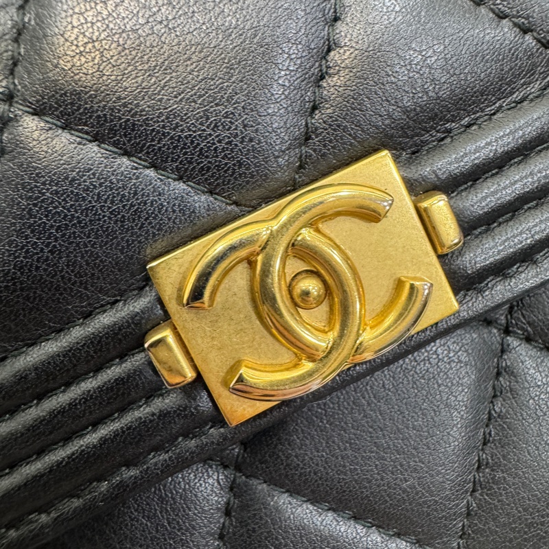 Chanel香奈兒黑金羊皮Boy菱格紋下蓋長夾12卡長夾A80286-12