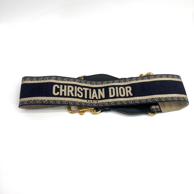 Dior 深藍字母刺繡霧金釦寬版背袋-0