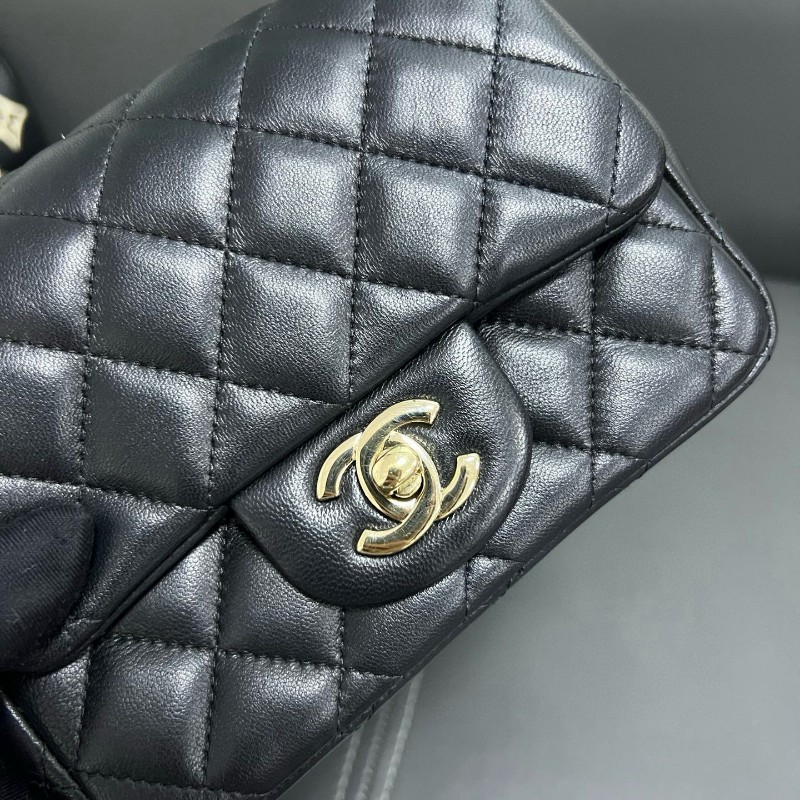 Chanel classic flap square-15