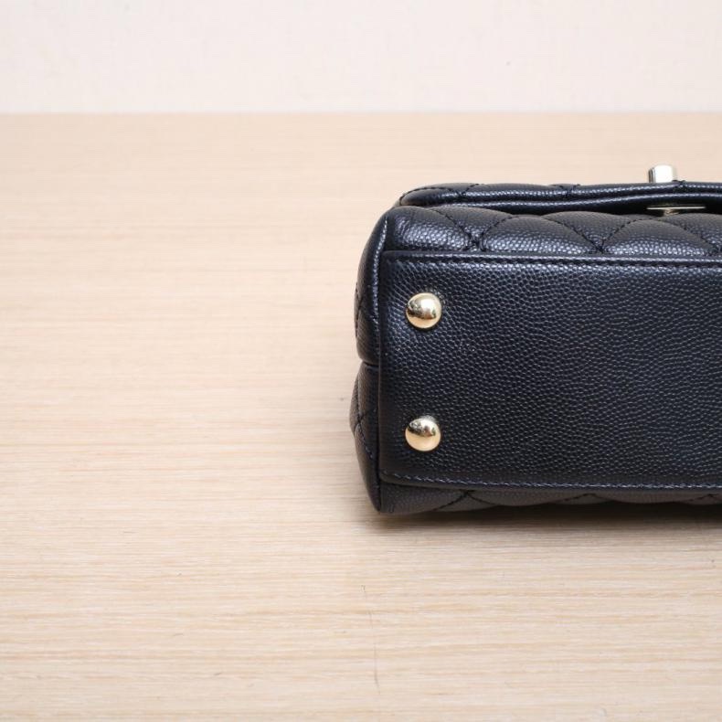 CHANEL(香奈兒) Coco Handle Mini 19cm 黑色 荔枝 31開 銀扣 蜥蜴壓紋手柄-3