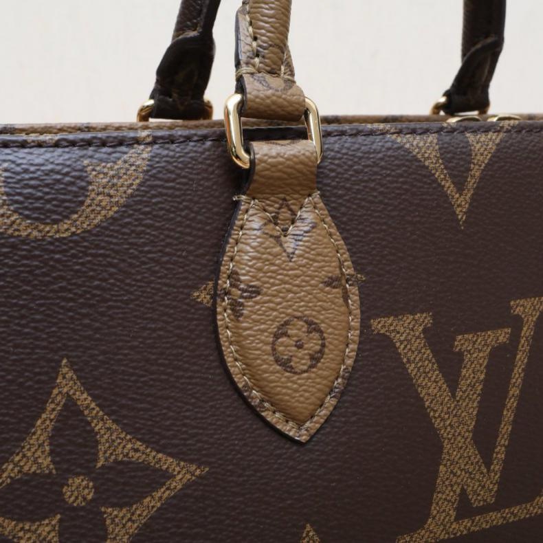 LOUIS VUITTON(路易威登) Onthego East West 橫版三合一 老花 PVC 晶片-5