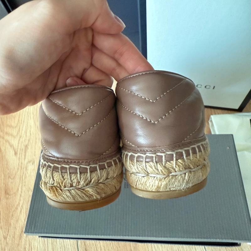 9.9成新Gucci春夏奶茶色小羊皮草編鞋-6