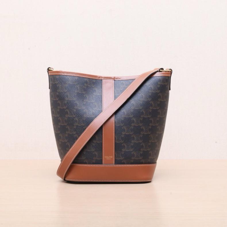 CELINE(思琳) Triomphe 凱旋門 標誌印花 Canvas 水桶包 小號 18 老花 PVC 金扣-0
