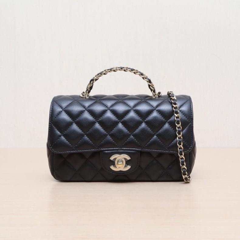 CHANEL(香奈兒) 23A CF 口蓋包 大Mini 20cm 黑色 晶片開 淺金扣 水鑽金屬皮穿手柄-0