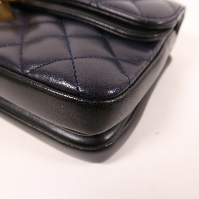 CHANEL 羊皮皮革Chain Shoulder金扣鏈帶肩背袋-12