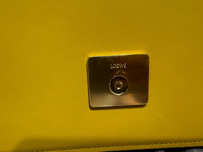 Loewe Goya小號 黃色使用幾次(肩帶正常使用痕跡、稍有小磨)-30