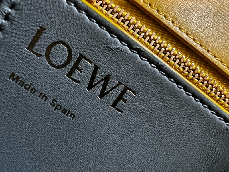 Loewe Goya小號 黃色使用幾次(肩帶正常使用痕跡、稍有小磨)-38