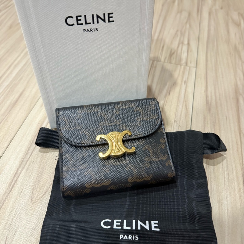 TRIOMPHE標誌印花小號翻蓋錢包-0