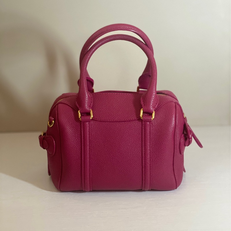 近全新 👜 BURBERRY ✨ 覆盆莓粉 小牛皮肩背包-1