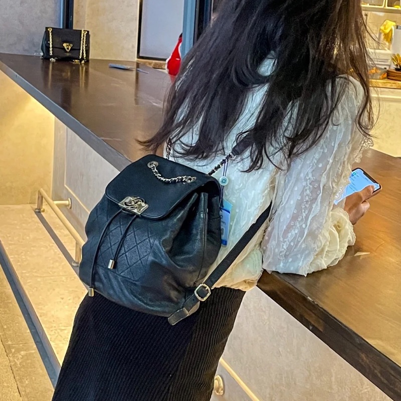 Chanel黑金荔枝牛皮琺瑯扣雙肩後背包 全配🈶購證 98新閒置品🉑肩背-1