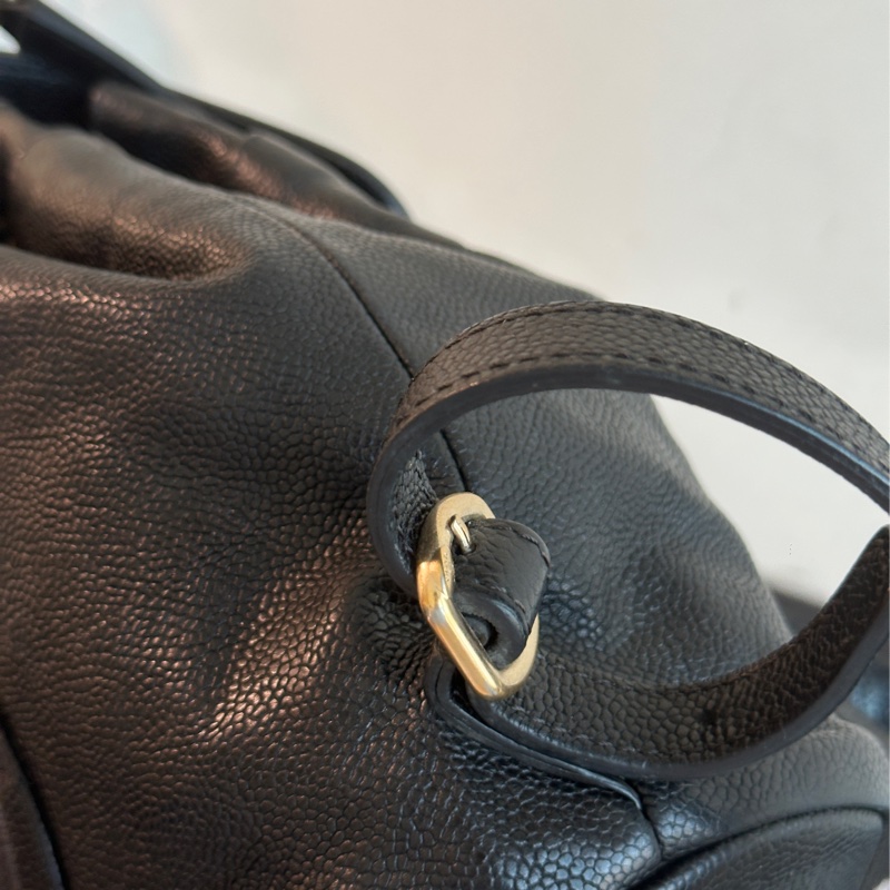 Chanel黑金荔枝牛皮琺瑯扣雙肩後背包 全配🈶購證 98新閒置品🉑肩背-19