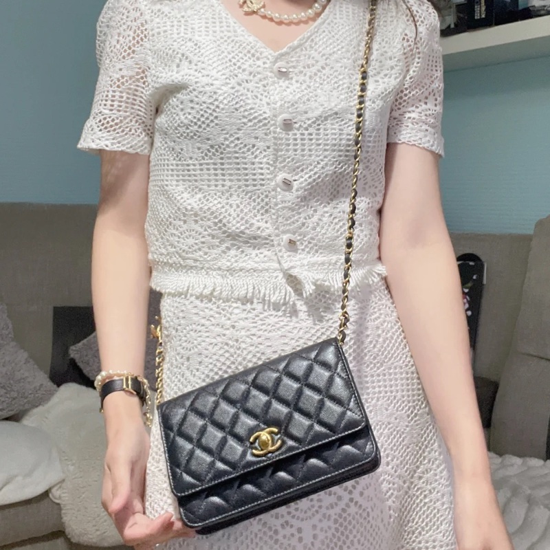 Chanel 23b黑金荔枝牛皮woc 芯片款 近新閒置🈶購證🉑調肩帶-5