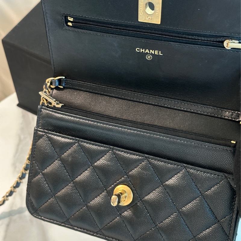 Chanel 23b黑金荔枝牛皮woc 芯片款 近新閒置🈶購證🉑調肩帶-17