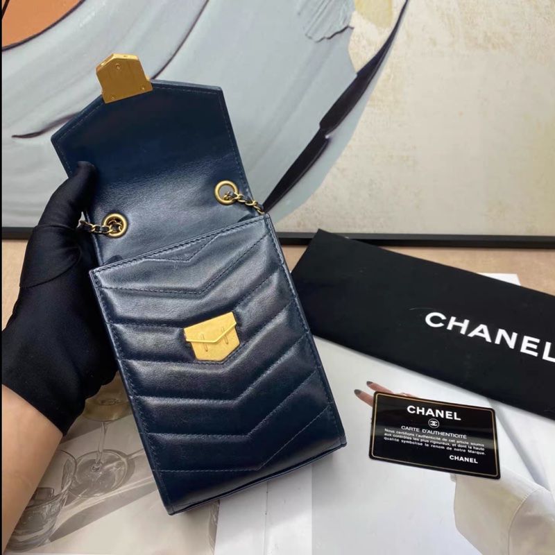 Chanel • 信封豎版手機包 深藍色金釦-5