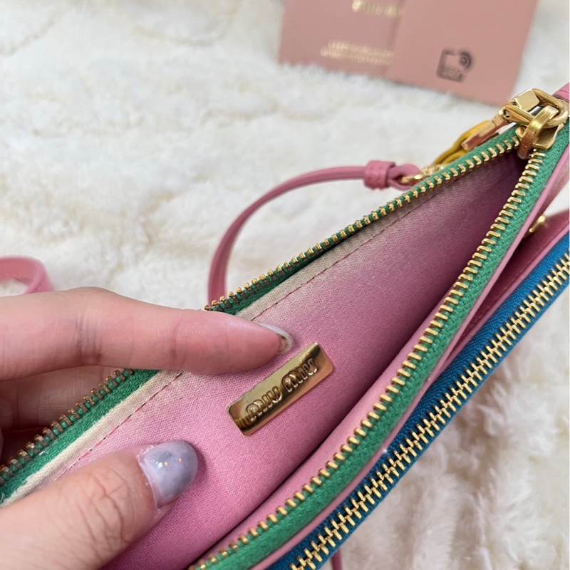 MiuMiu全皮拼色二合一信封包-5
