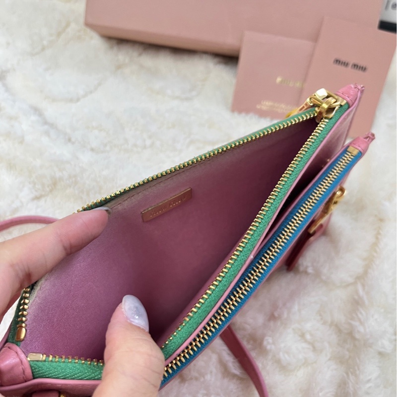 MiuMiu全皮拼色二合一信封包-6