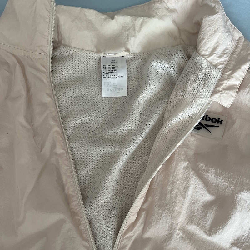 Reebok 男女同款 Oversized 防風防曬外套|卡其|運動機能快乾尼龍・經典復古風-4
