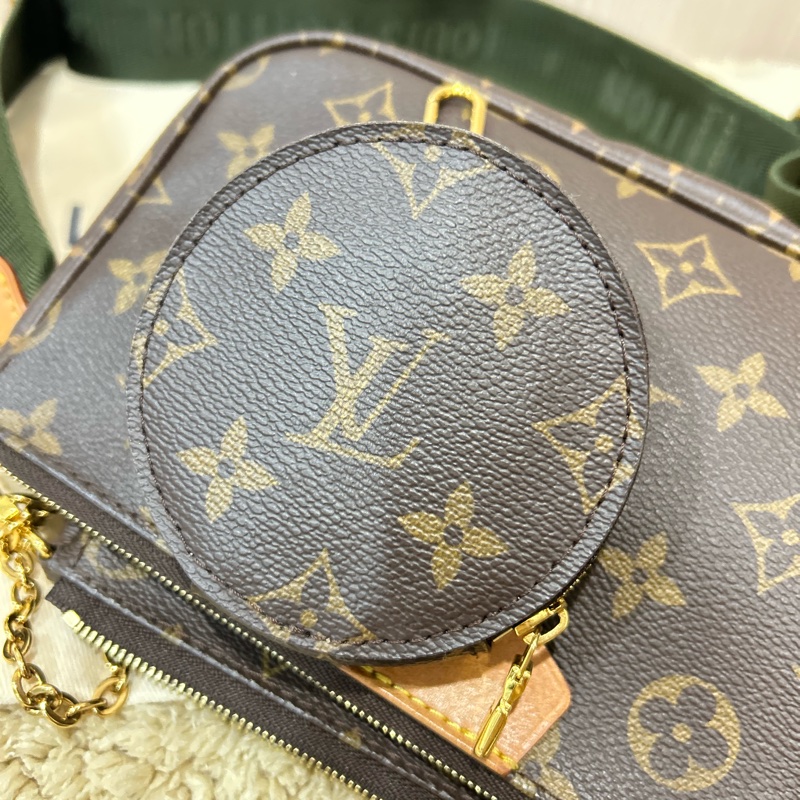 Louis Vuitton lv 深綠色背帶五合一麻將包-23