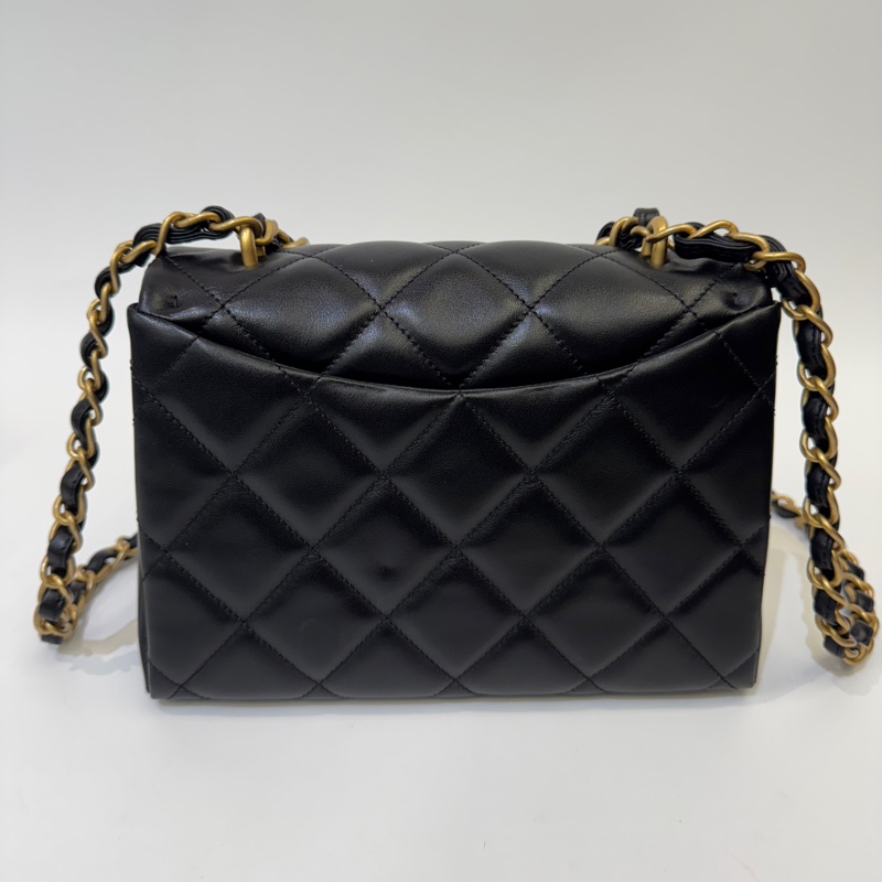 Chanel 黑羊皮霧金釦限量包款-1
