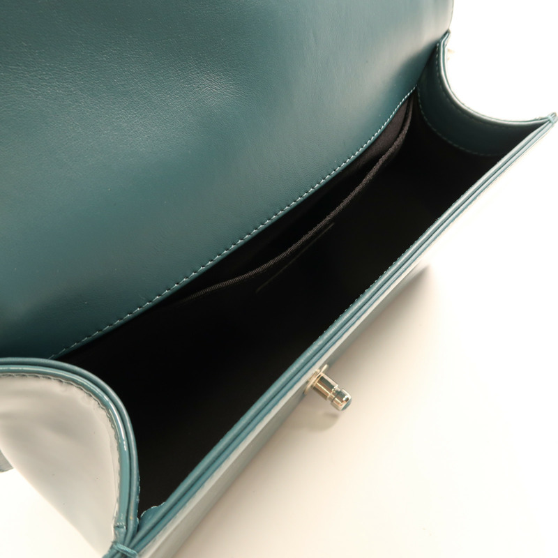 CHANEL 漆皮皮革Boy 25銀扣鏈帶肩背袋-4