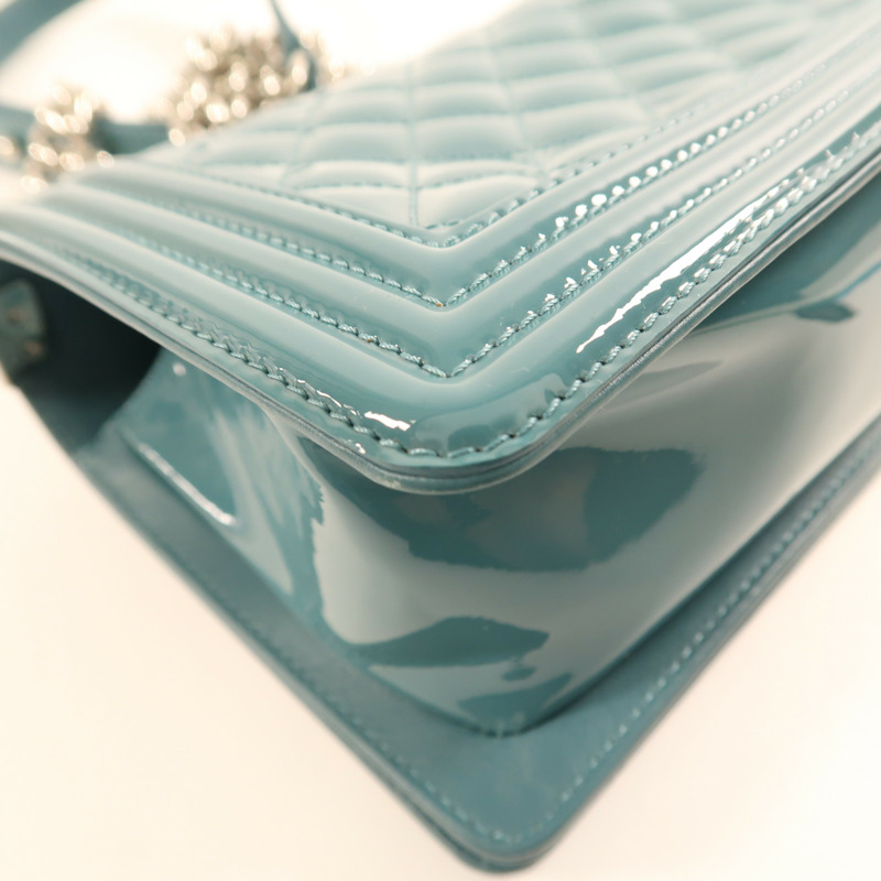 CHANEL 漆皮皮革Boy 25銀扣鏈帶肩背袋-12