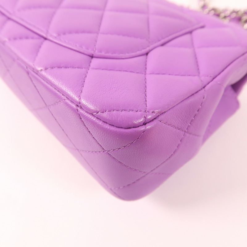 CHANEL 羊皮皮革Mini Cassic 20銀扣鏈帶肩背袋-12