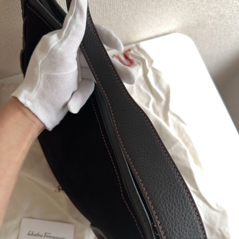 Salvatore Ferragamo 菲拉格慕 麂皮 黑色 單肩包-3
