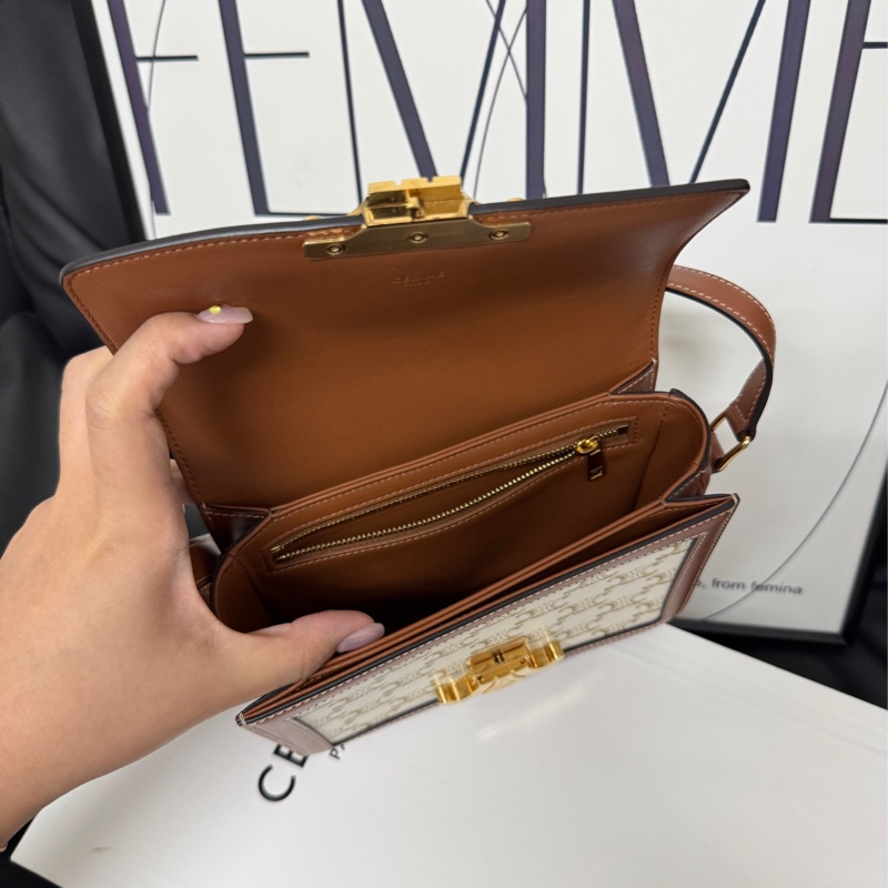 ✨全場最高CP值✨Celine 白花拼色box bag-2