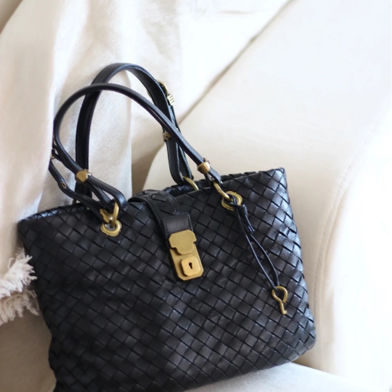Bottega Veneta • 經典寶緹嘉編織全皮黑金手提包-1