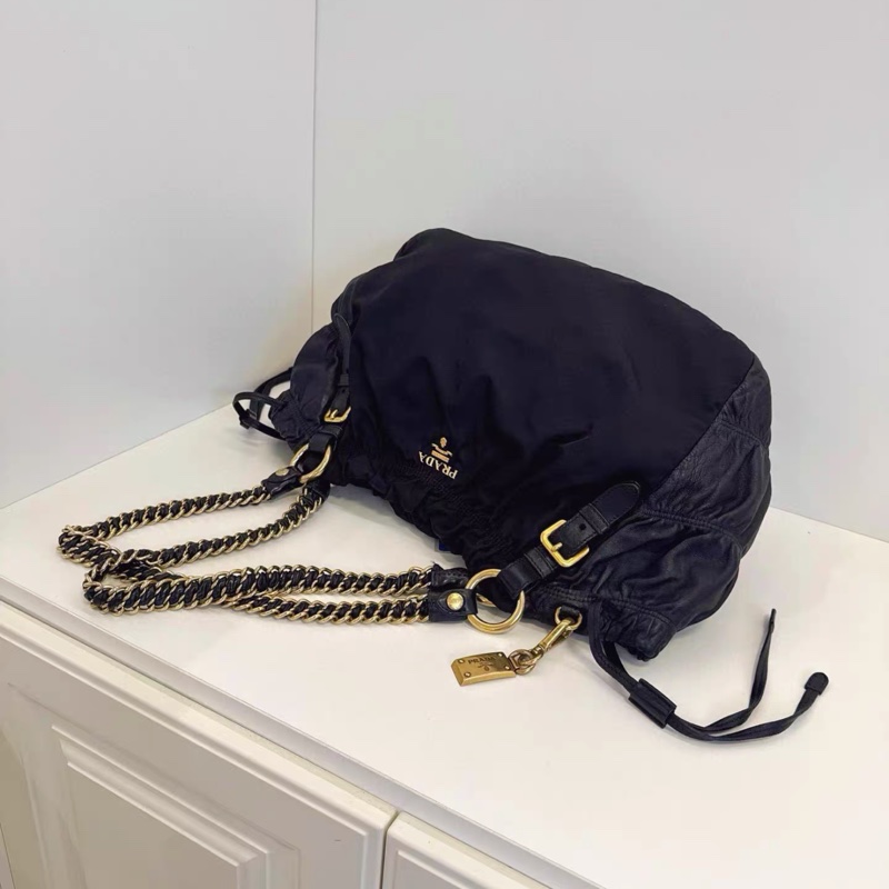 Prada • 經典尼龍拼小羊皮黑金瀑布雙排鏈條托特包-5