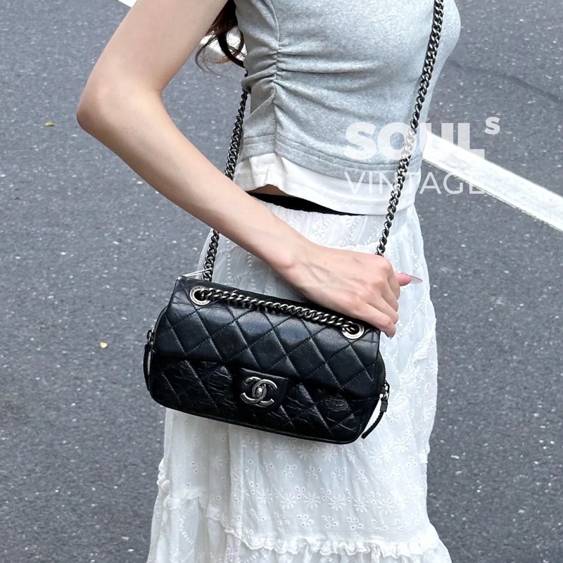 Chanel • 孟買系列 經典Cf 25 黑銀油蠟牛皮鏈條包-1