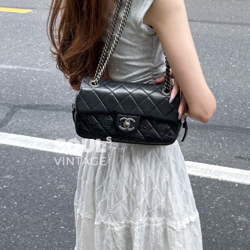 Chanel • 孟買系列 經典Cf 25 黑銀油蠟牛皮鏈條包-2