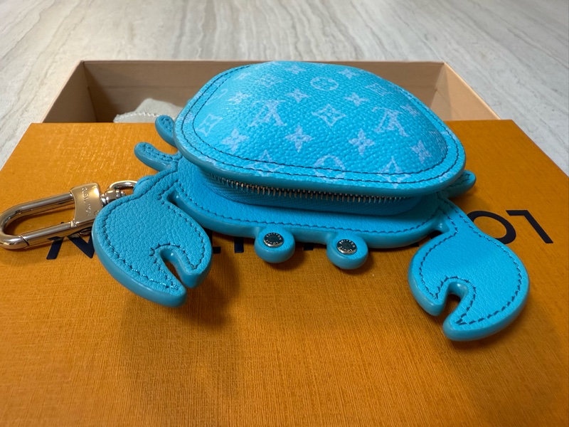 LV螃蟹零錢包、Airpods包、小包2025年當季限量<二手>-1