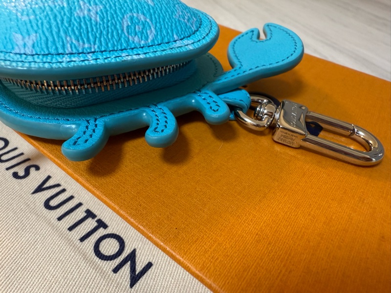 LV螃蟹零錢包、Airpods包、小包2025年當季限量<二手>-2