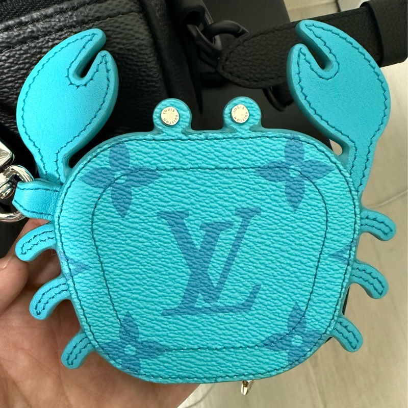 LV螃蟹零錢包、Airpods包、小包2025年當季限量<二手>-6