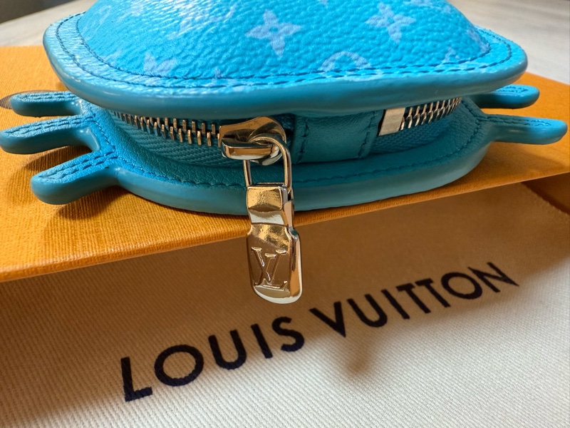 LV螃蟹零錢包、Airpods包、小包2025年當季限量<二手>-10