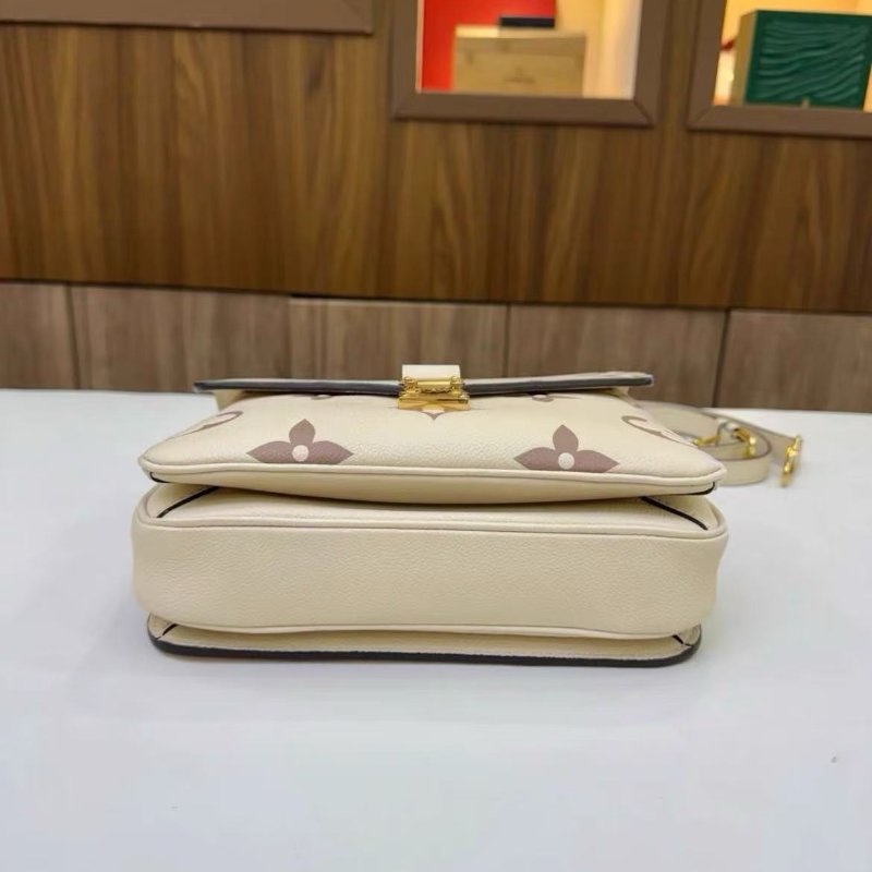 LV Pochette Metis新款限定奶昔白郵差包 全皮芯片款 25*19cm 99新配件塵袋-5
