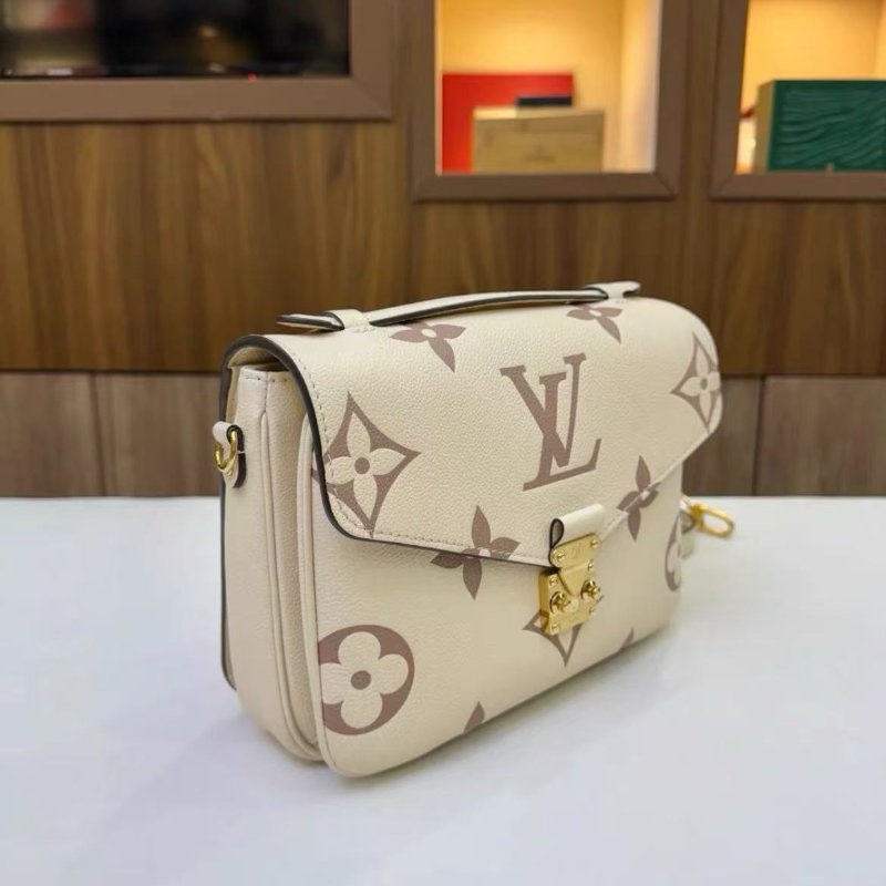 LV Pochette Metis新款限定奶昔白郵差包 全皮芯片款 25*19cm 99新配件塵袋-7