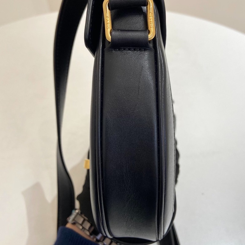 Celine 黑金光面斜挎單肩包 馬鞍包 黑色小號-9