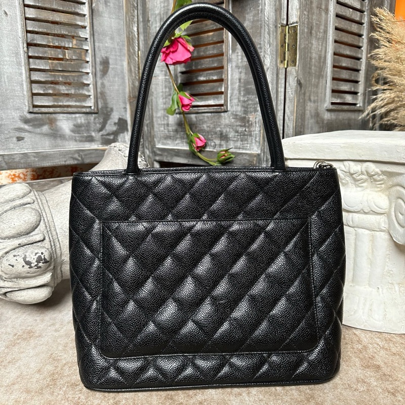 Chanel香奈兒希爾頓黑銀 中古6開 包型板正 整體狀態佳 難得好成色 尺寸約30-15-24有塵袋-3