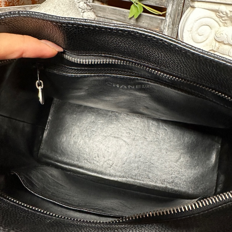 Chanel香奈兒希爾頓黑銀 中古6開 包型板正 整體狀態佳 難得好成色 尺寸約30-15-24有塵袋-7