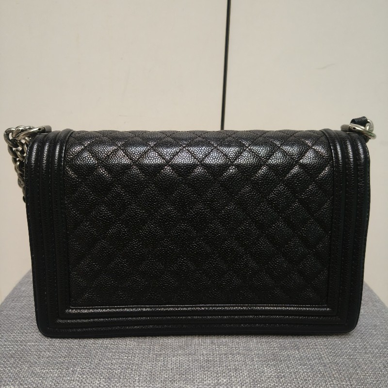 👔爸氣降價‼️限時降價至8/10‼️【8成新】㊣✨Chanel✨（附盒/防塵袋）香奈兒 Le Boy 28 小香 魚子醬 黑色 仿舊銀 菱格紋 掀蓋式 肩背包 雷標 保卡/二手包/二手精品/保證正品🌳二手樹屋🌳-6