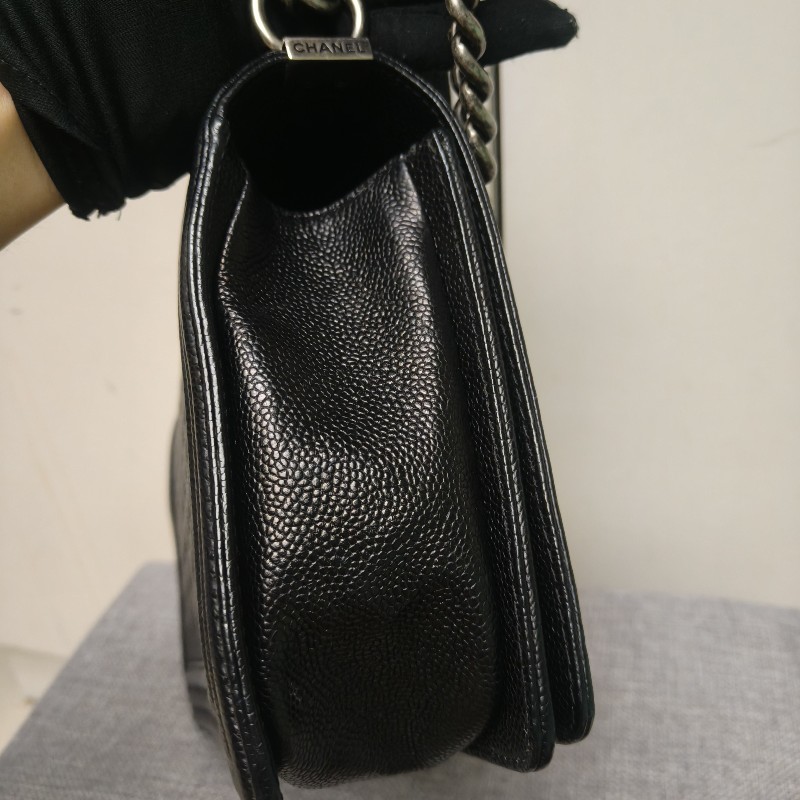 👔爸氣降價‼️限時降價至8/10‼️【8成新】㊣✨Chanel✨（附盒/防塵袋）香奈兒 Le Boy 28 小香 魚子醬 黑色 仿舊銀 菱格紋 掀蓋式 肩背包 雷標 保卡/二手包/二手精品/保證正品🌳二手樹屋🌳-7