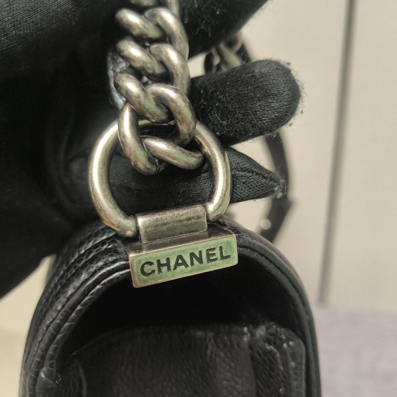 👔爸氣降價‼️限時降價至8/10‼️【8成新】㊣✨Chanel✨（附盒/防塵袋）香奈兒 Le Boy 28 小香 魚子醬 黑色 仿舊銀 菱格紋 掀蓋式 肩背包 雷標 保卡/二手包/二手精品/保證正品🌳二手樹屋🌳-24