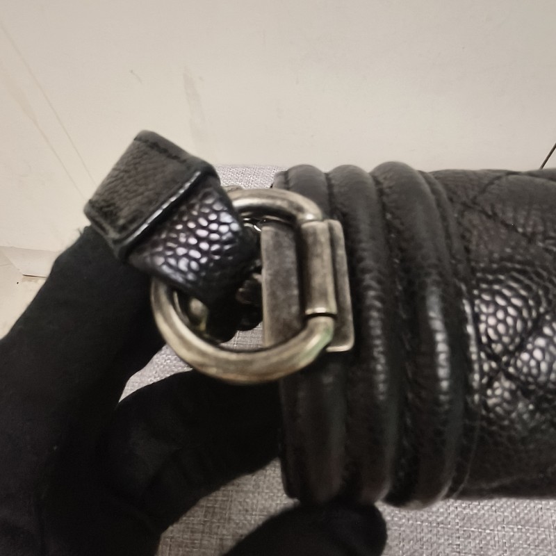 👔爸氣降價‼️限時降價至8/10‼️【8成新】㊣✨Chanel✨（附盒/防塵袋）香奈兒 Le Boy 28 小香 魚子醬 黑色 仿舊銀 菱格紋 掀蓋式 肩背包 雷標 保卡/二手包/二手精品/保證正品🌳二手樹屋🌳-29